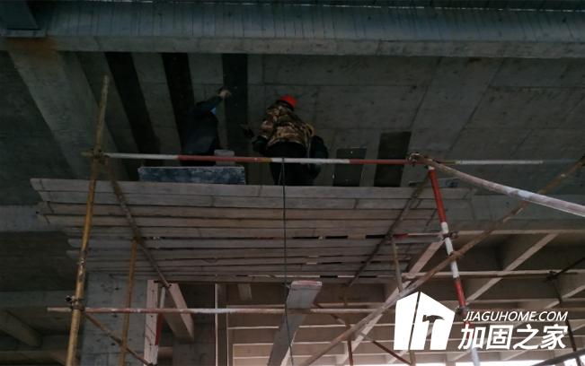 建筑施工中粘鋼加固能起到什么作用？