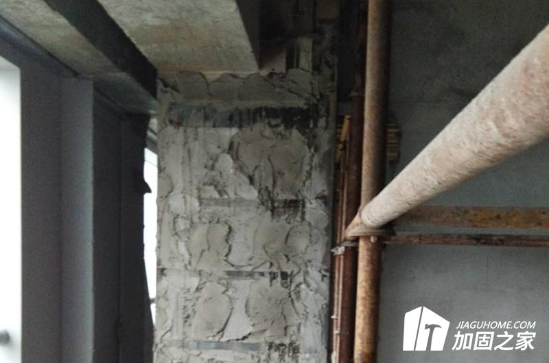 建筑加固運用優(yōu)質(zhì)的加固材料進行加固施工